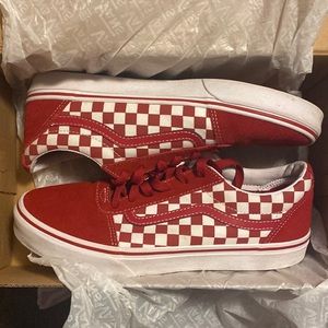 Checkered Chili paper vans size 7 in boys, 8.5 in women